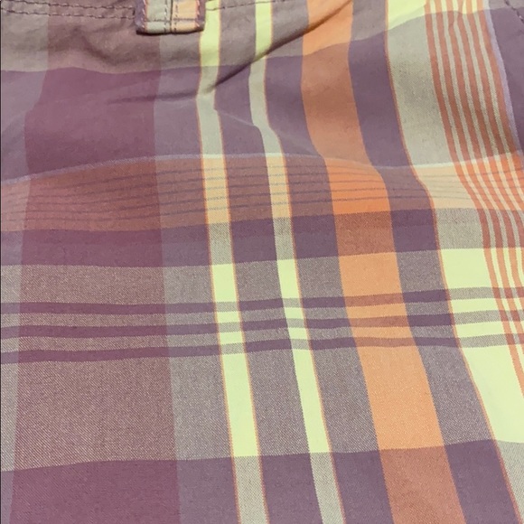 Old Navy low rise Size 8 shorts oran purple patter - Picture 4 of 5